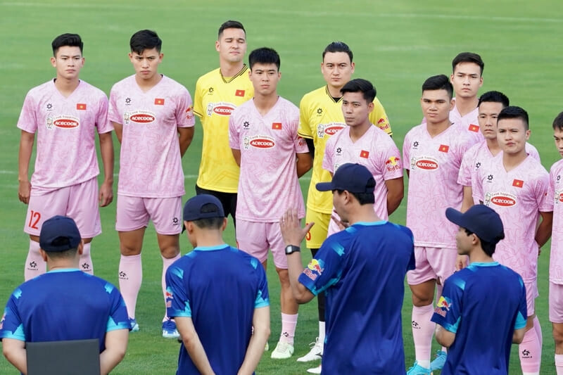  Buổi tập đầu tiên của đội tuyển Việt Nam